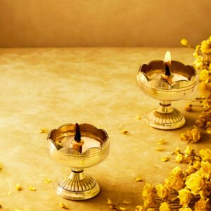 पूजा के लिए पीतल के कमल दीये का सेट (2 नग) – मंदिर, पूजा कक्ष, ऑफिस और घर की सजावट हेतु उपयुक्त तेल दीपक